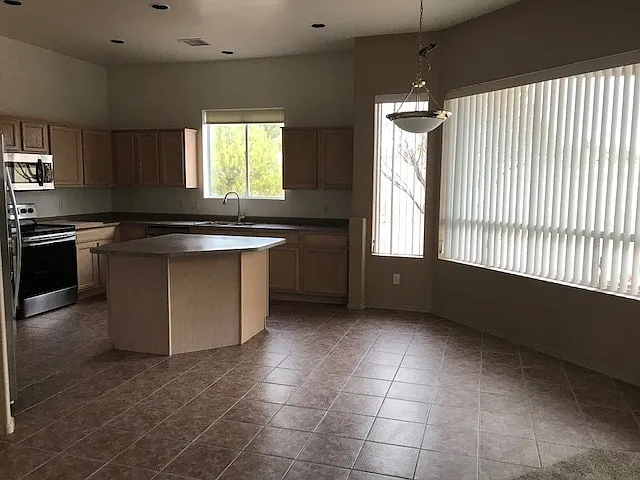 437 S Valle Escondido — Photo 5