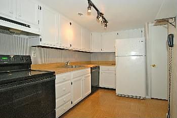 2nd image of 102 Stonybrook Dr #102