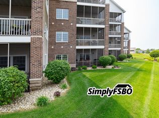 4022 River Dr, Moline, IL 61265