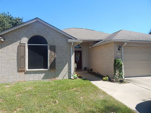 2nd image of 2713 Greenbriar Ct