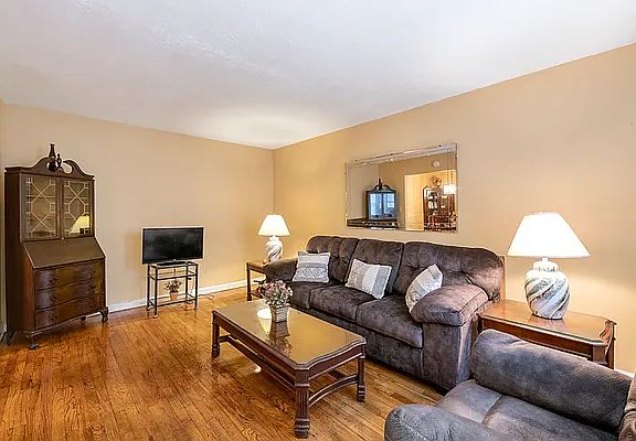 3rd image of 33-04 93rd St #2R