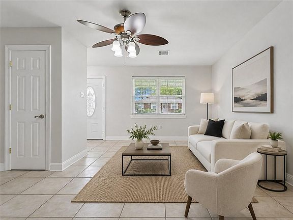 5th image of 2312 Creely Dr