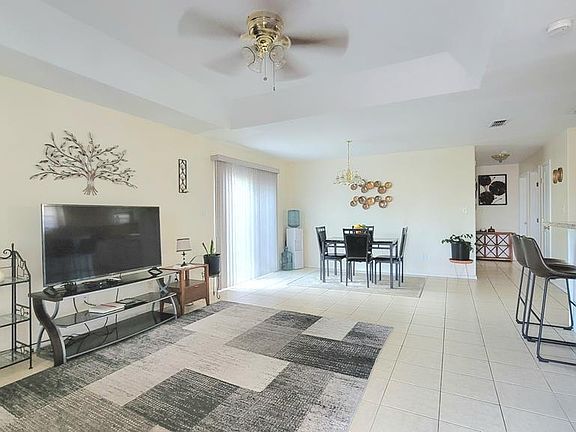 3rd image of 180 Chippewa Cir