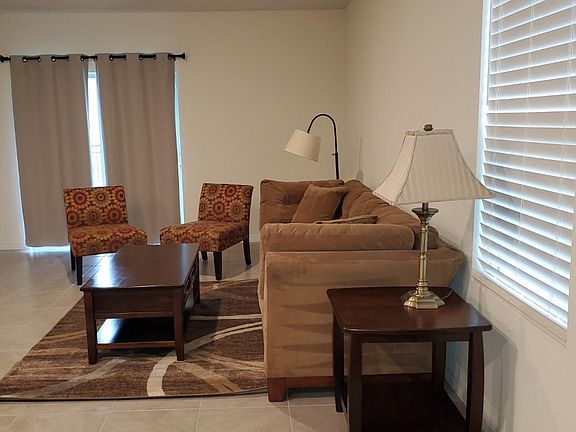 5th image of 390 Lady Bella Pl