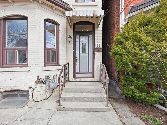 4th image of 79 Murray St E