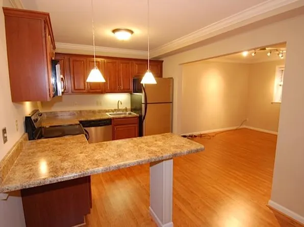 2550 Sutton Blvd, Maplewood, MO 63143