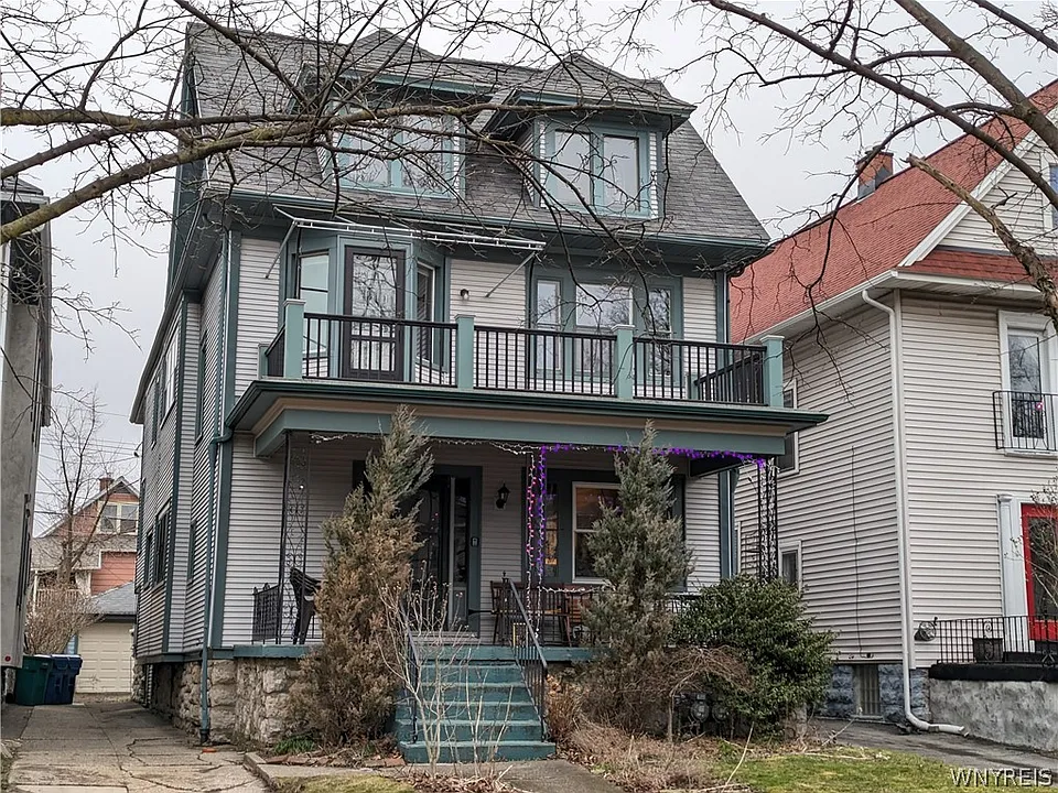 37 Manchester Pl #UPPER