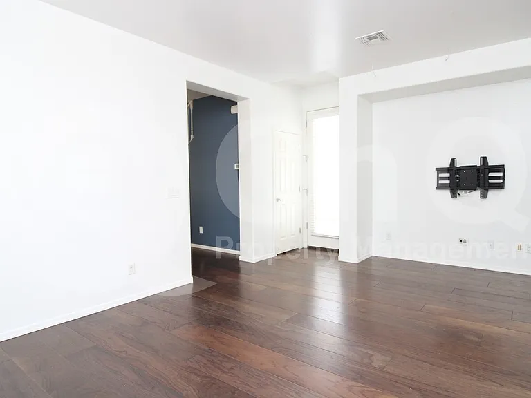 9134 S Roberts Rd — Photo 8