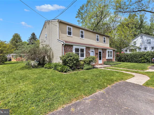 330 Garden Ave #B, Horsham, PA 19044