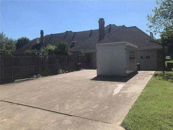 3rd image of 1300 Cardigan Ln