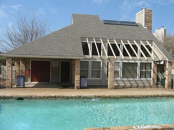 3rd image of 1700 Amelia Ct APT 716