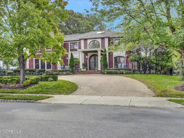 13 Valley Forge Road, Eatontown, NJ 07724