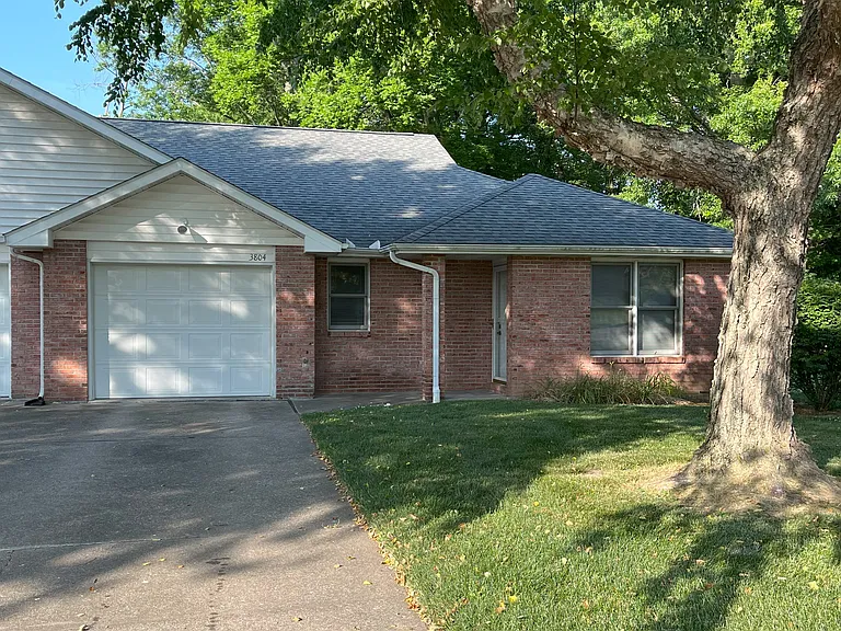 3804 Stonebridge Dr — Photo 3