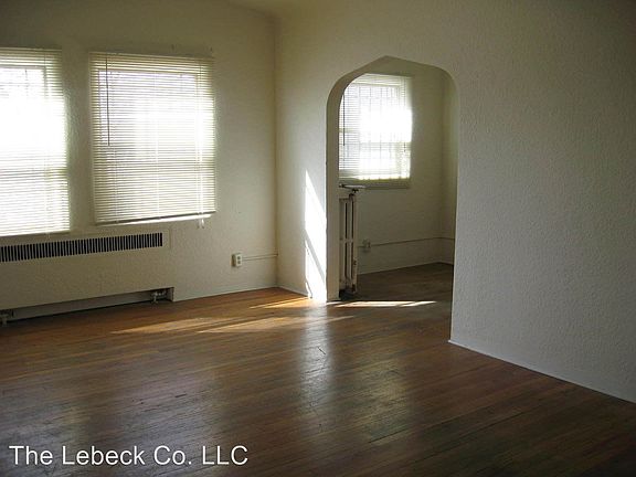 5th image of 913 Copper Ave NW APT 5