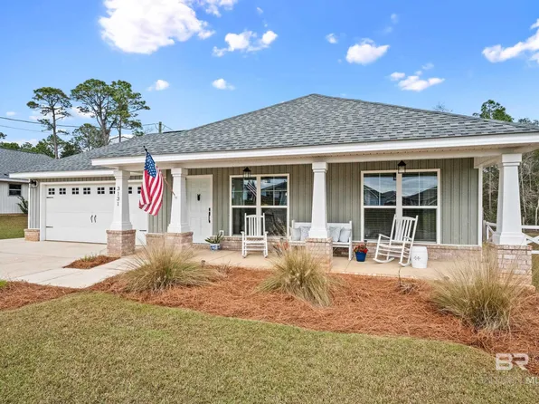 3131 Pinewood Cir, Lillian, AL 36549