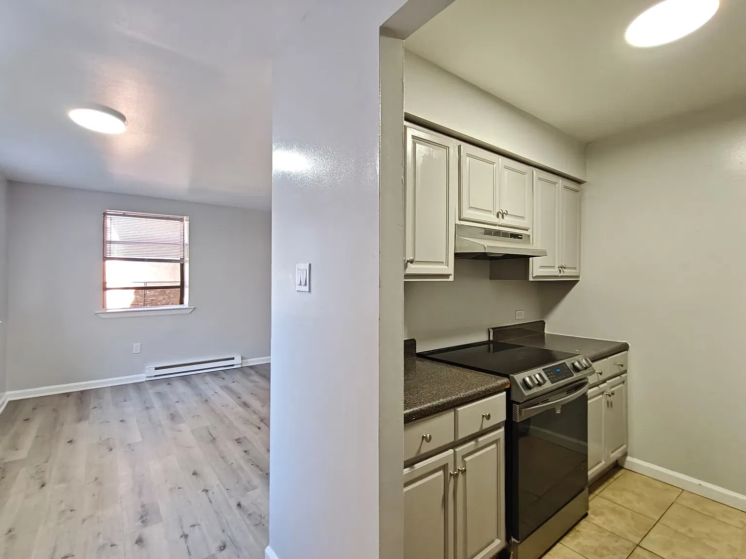 East Germantown's Next Hot 1-Bedroom! — Photo 1