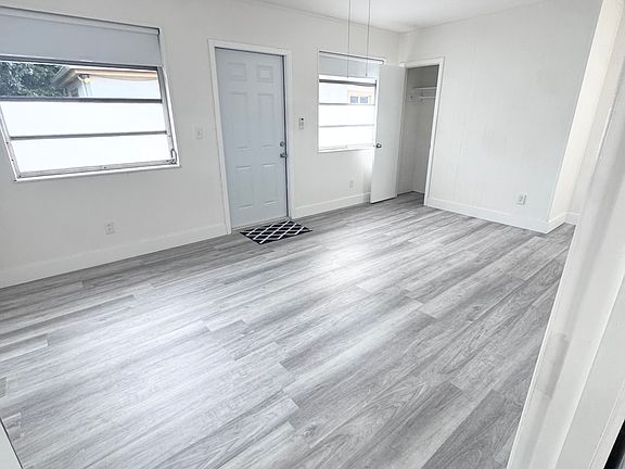 2nd image of 1030 Superior St #2