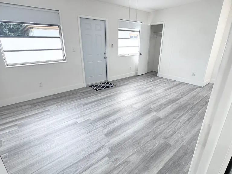 1030 Superior St #2 — Photo 1