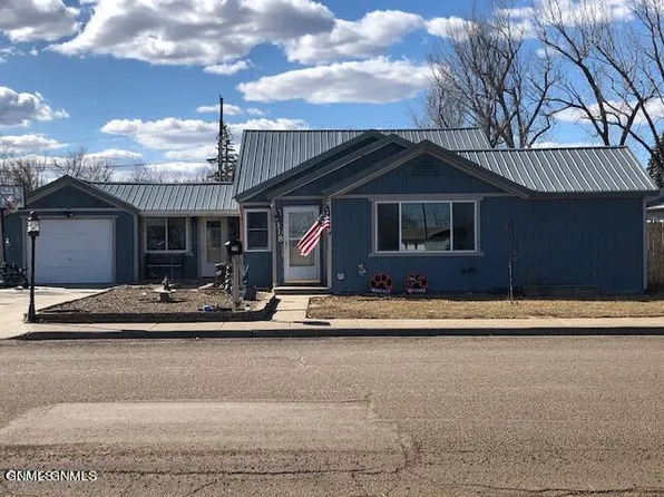318 Olive St, Plentywood, MT 59254