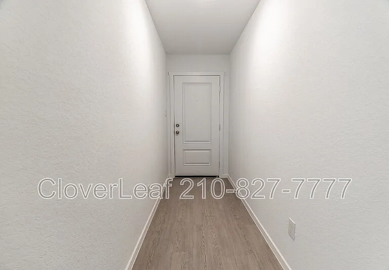 528 Wolf Crest Blvd — Photo 5