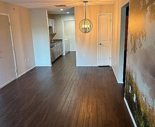 3rd image of 2917 Vinyards Pkwy