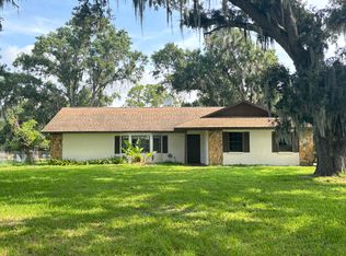 220 E 60th Hwy, Plant City, FL 33567