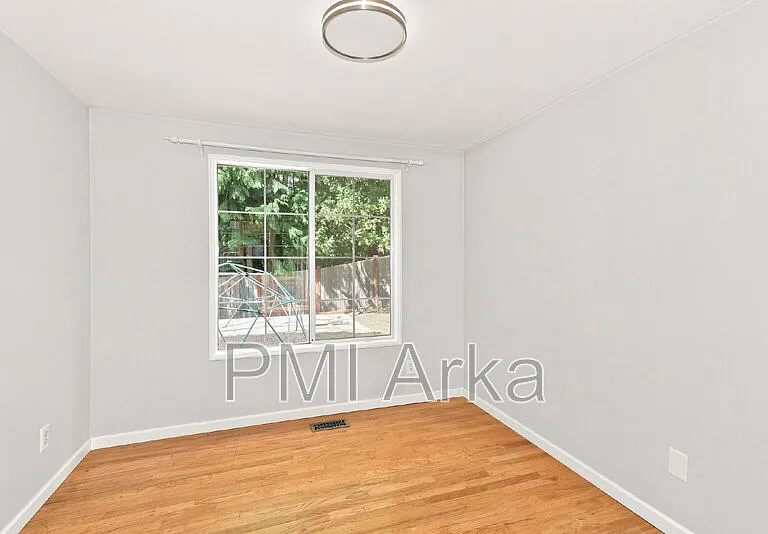 23408 NE 29th Pl — Photo 13