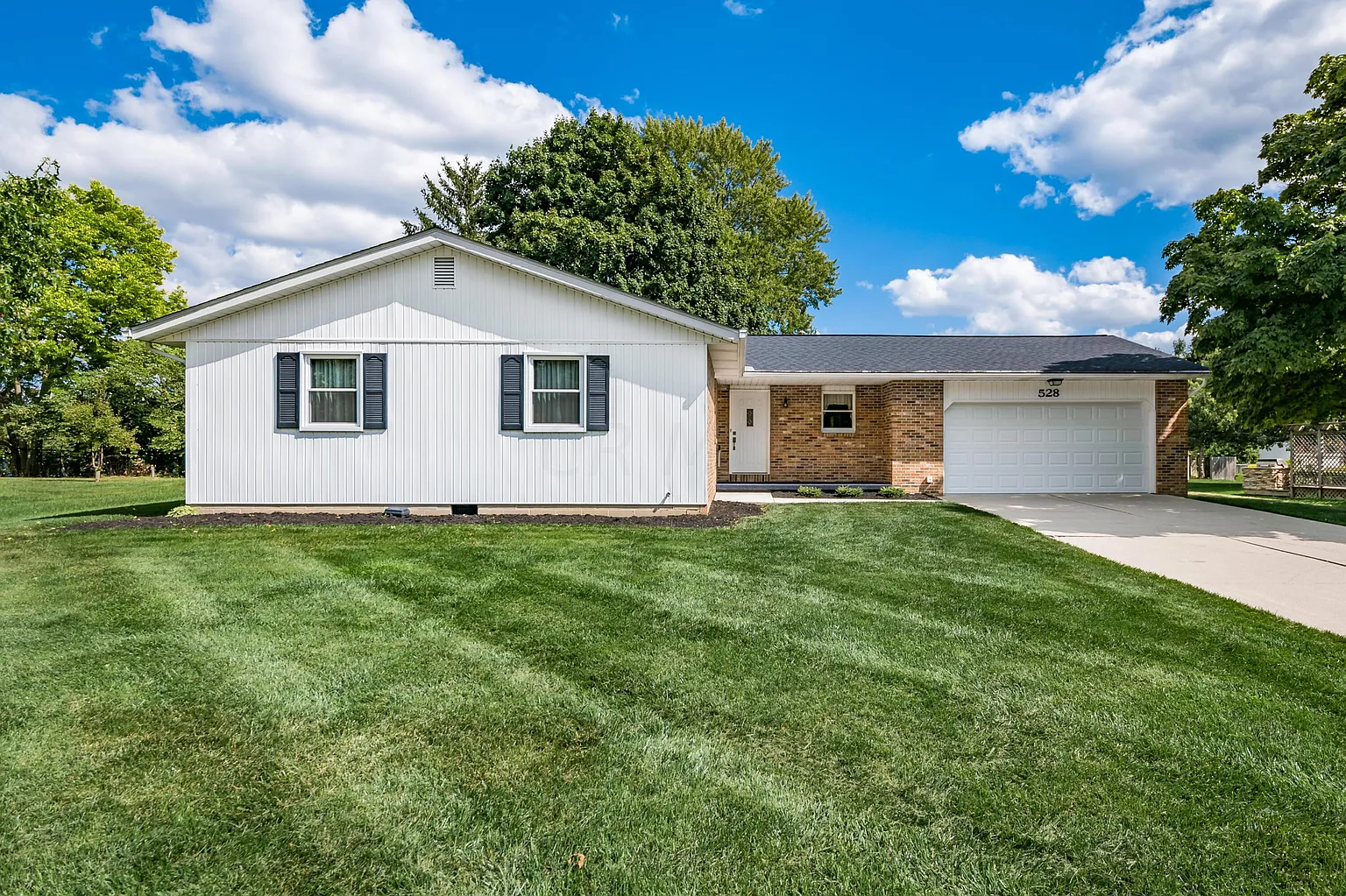 528 Fairwood Dr photo 1
