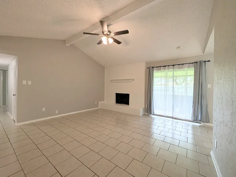 7317 Misty Meadow Dr S — Photo 2