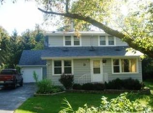 811 N Oak St, Round Lake Park, IL 60073