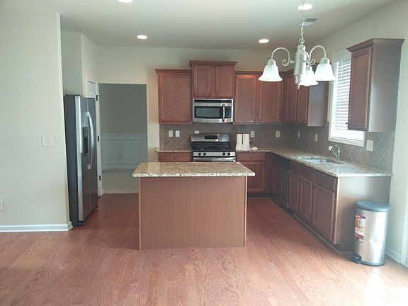 Kitchen and Breakfast Area