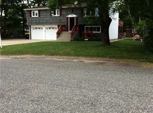 200 Van Buren St, Mastic, NY 11950