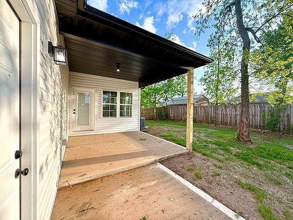 3rd image of 1285 N London Place