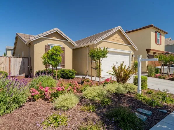 525 Alicante Dr, Hollister, CA 95023