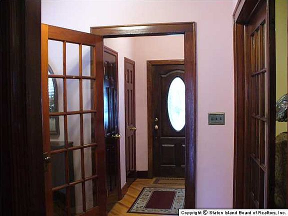 4th image of 224 Morrison Ave