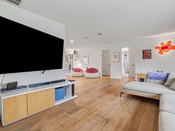 4th image of 5803 Shoal Creek Blvd