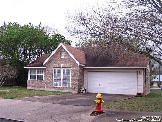 1st image of 205 Cibolo Basin Dr