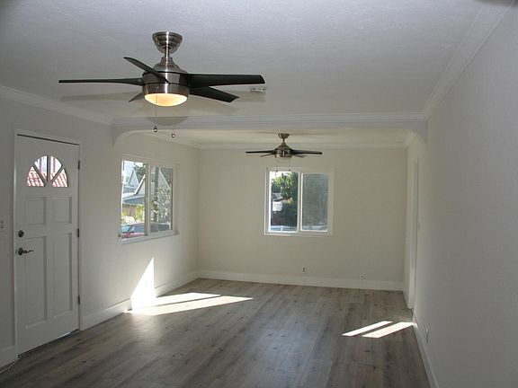 4th image of 423 Westminster Ave