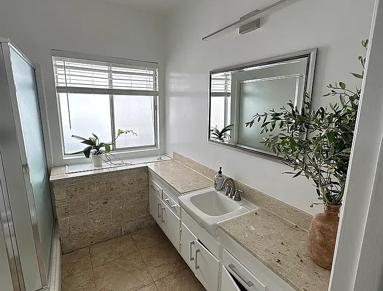 11831 Mayfield Ave #3 — Photo 12
