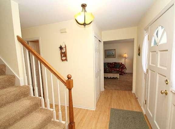 Welcoming foyer w/gleaming flooring!