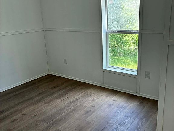 3rd image of 140 Ridgemont Dr #1