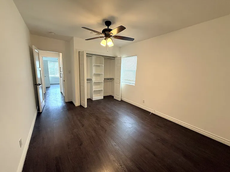 4862 Lindley Ave — Photo 15