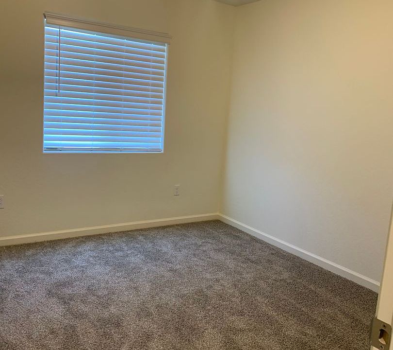 1st image of 2065 W Vineyard Ct