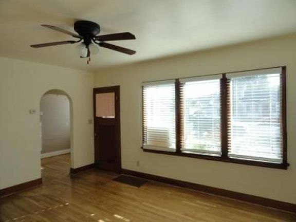 811 7th Ave living room