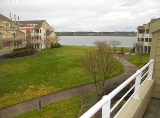 189 N Hayden Bay Dr, Portland, OR 97217