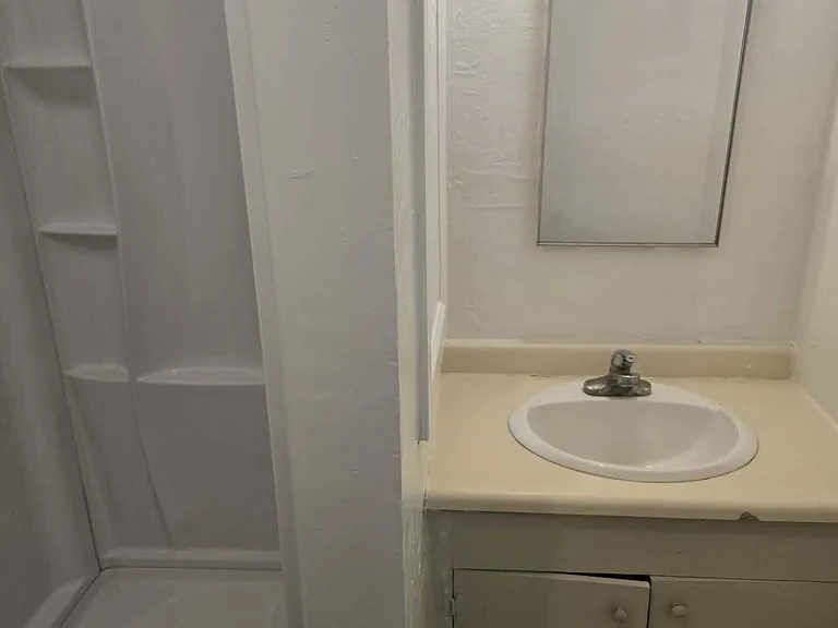 909 N Kadota Ave — Photo 6