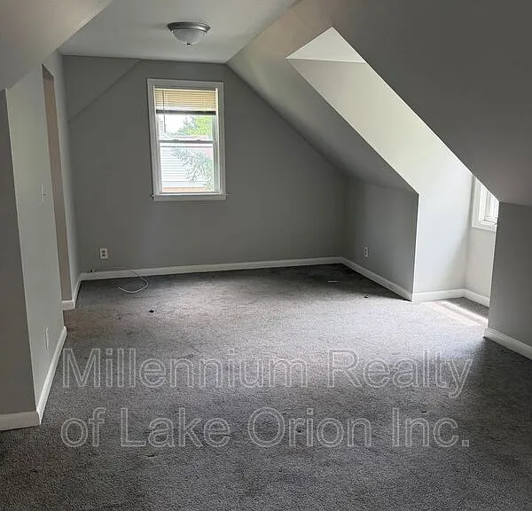 735 E Milton Ave — Photo 13