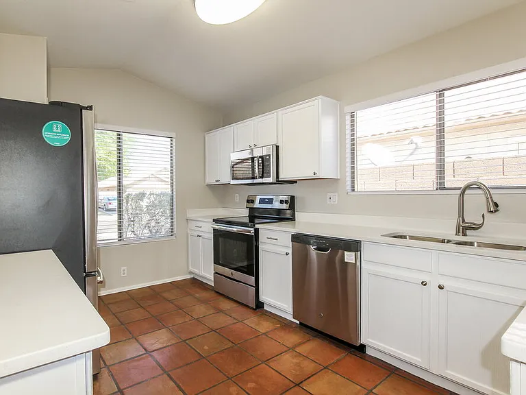 8631 W Fargo Dr — Photo 7