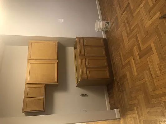 Rented by Realty 2000 Associates Ltd | media 18