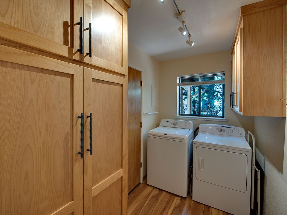 1st image of 1826 Sandalwood Dr